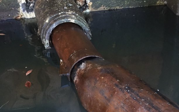 Broken pipe with water leaking